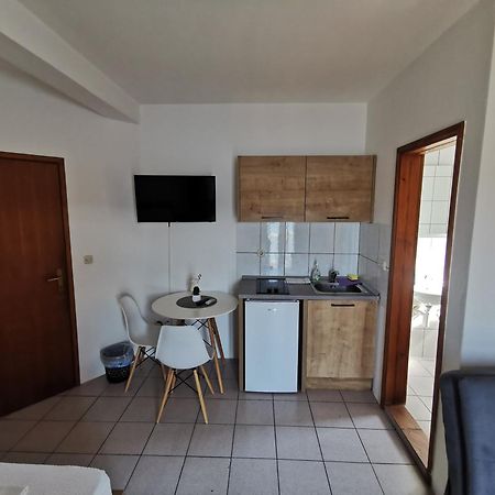 Apartmani Lezenic M 네움 외부 사진