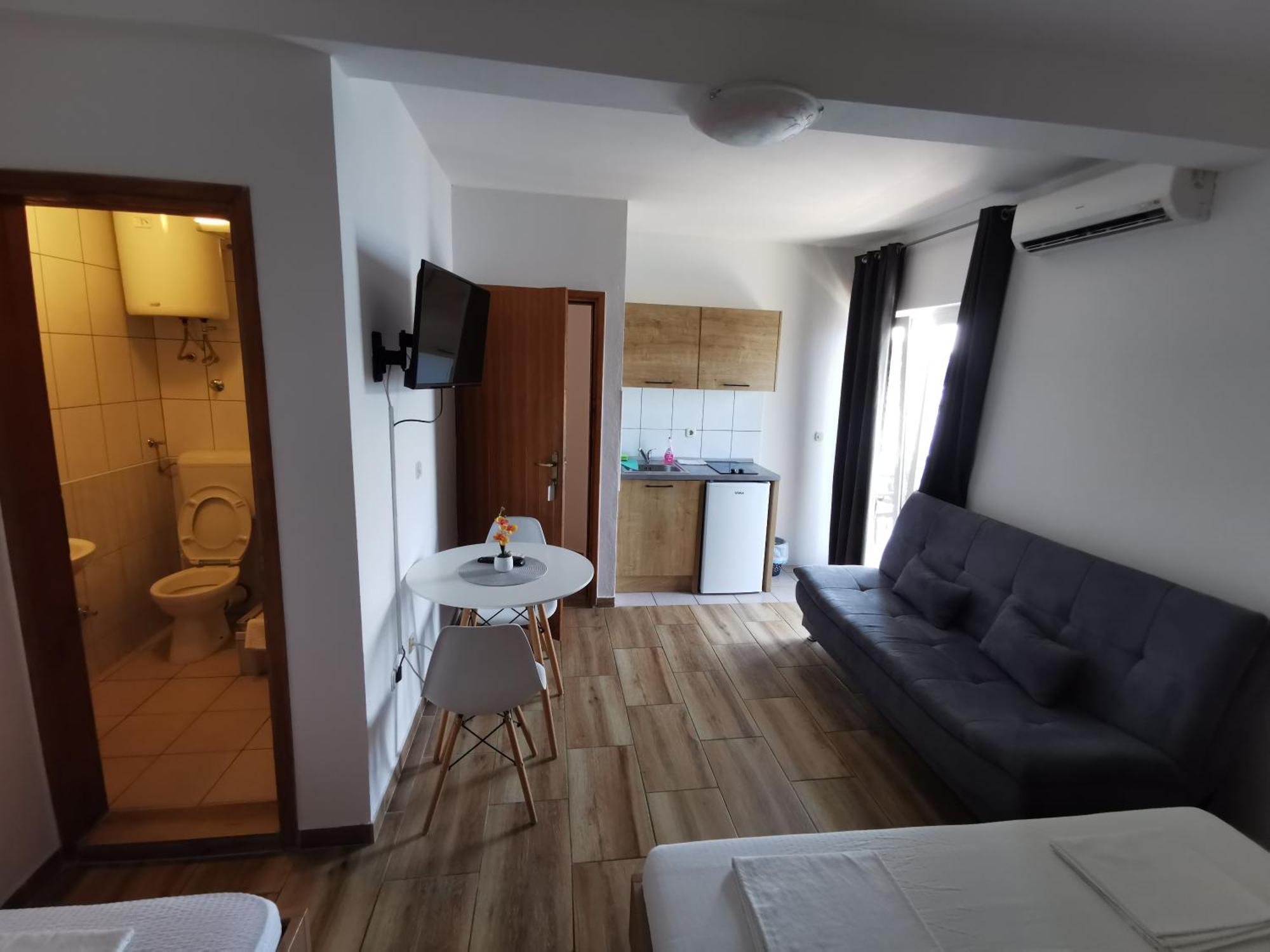 Apartmani Lezenic M 네움 외부 사진