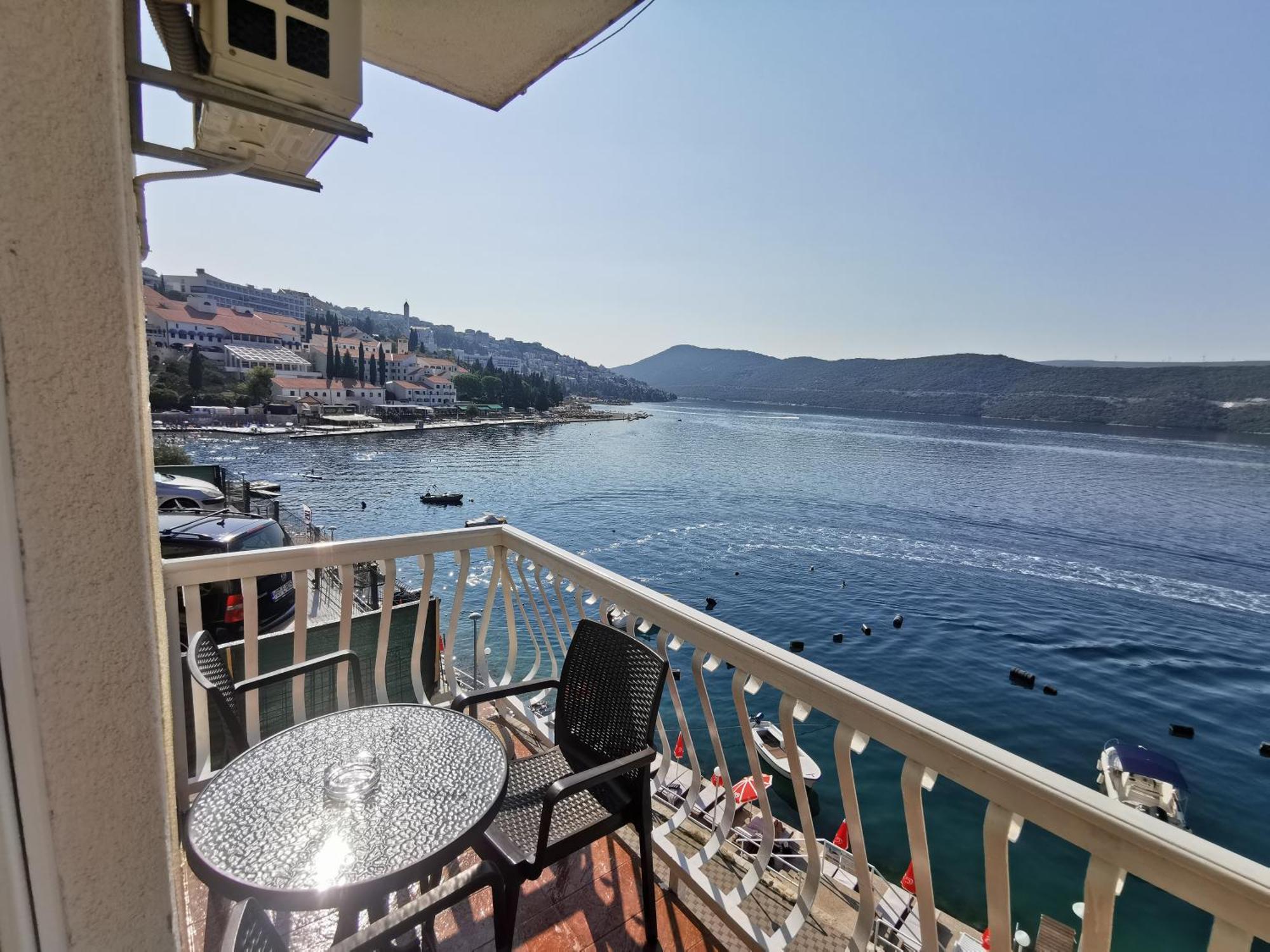 Apartmani Lezenic M 네움 외부 사진