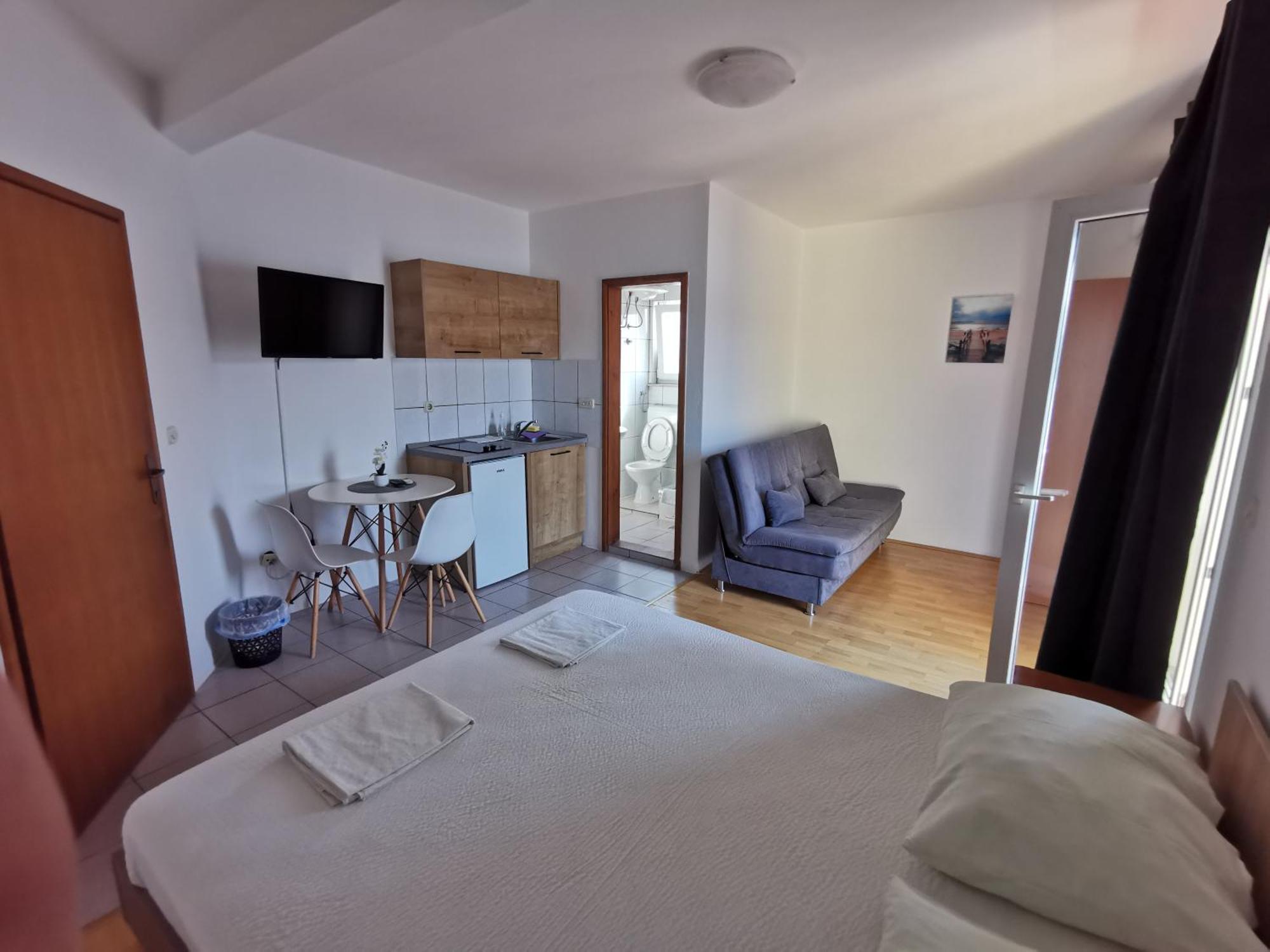 Apartmani Lezenic M 네움 외부 사진