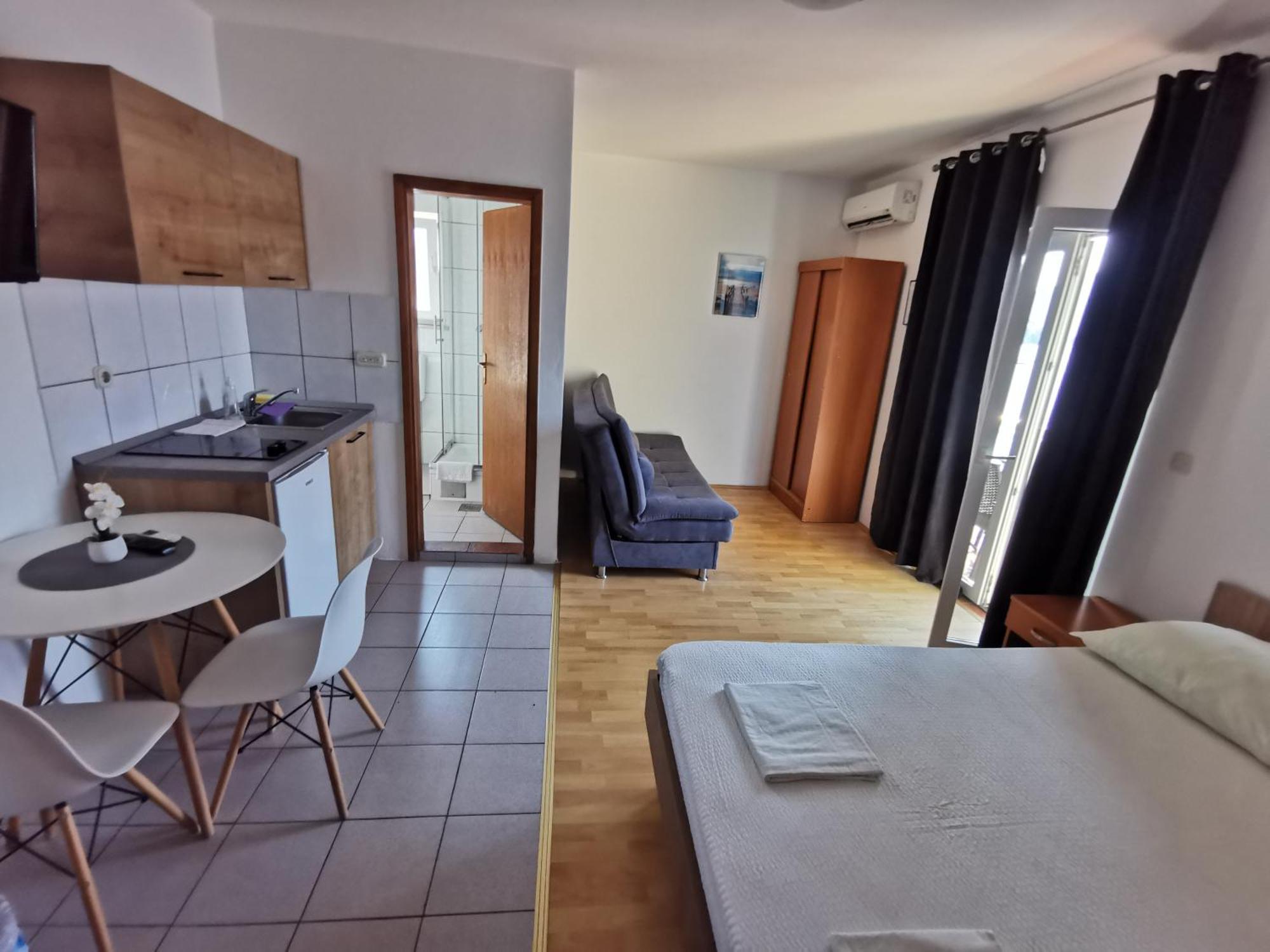 Apartmani Lezenic M 네움 외부 사진